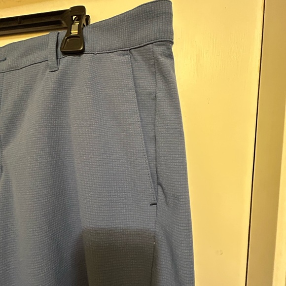 Men's Tommy Bahama Performance Like New Blue Golf Shorts, Size 35W, 10 Inseam - Picture 3 of 8